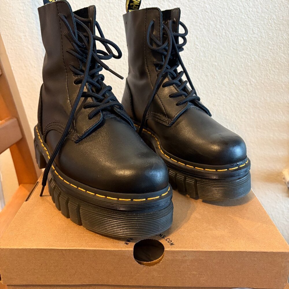 Dr. Martens Audrick 8-eye Boot